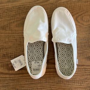 Sanuk Pair o Dice slip on sneakers - size 9